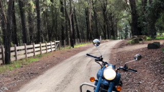 Royal Enfield Classic 500 - Squadron Blue