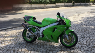 Kawasaki Ninja ZX-7R - zxr 750