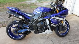 Yamaha YZF R1