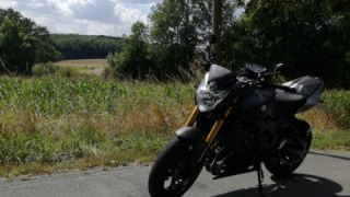 Yamaha FZ8