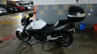 Suzuki GSR 400 - 小白马