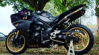 Yamaha YZF R1 - Akros