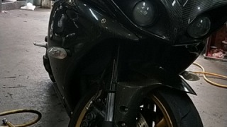 Yamaha YZF R1 - Backfire