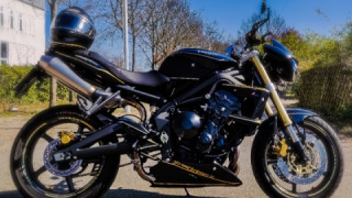 Triumph Street Triple - Blackpearl