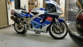 Suzuki GSXR 750 - SRAD