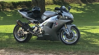 Yamaha YZF R1 - Built an stretch