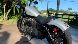 Harley-Davidson Sportster 883 - SilverBack ?