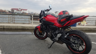 Yamaha FZ-07/MT-07 - Scarlett