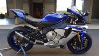 Yamaha YZF R1