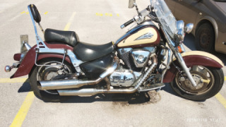 Suzuki Intruder C1800 - IRON HORSE