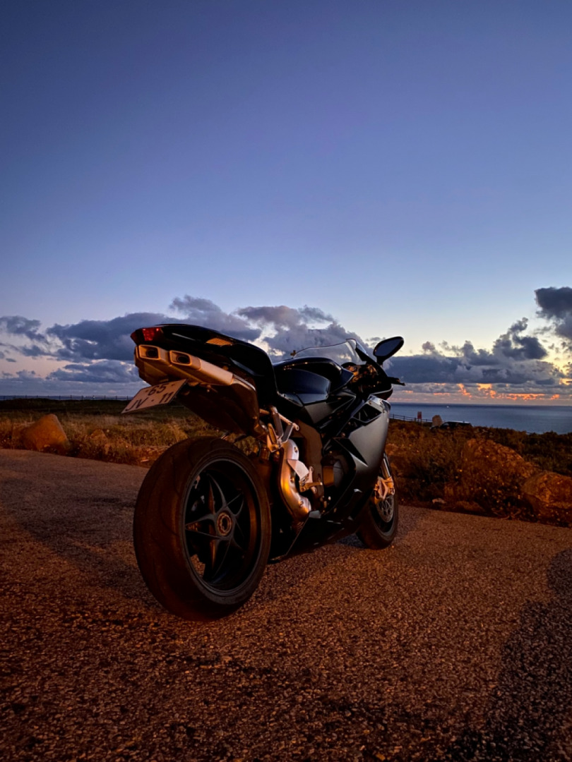 MV AGUSTA F4 - Night ride with my F4 on Cabo da Roca ??