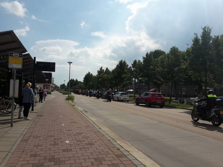 Waiving goodbye hundreds of bikers, after Motul TT, Assen