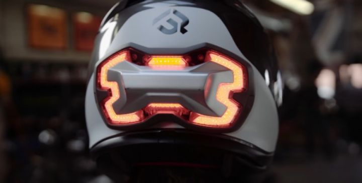 Smart brake light for bikers