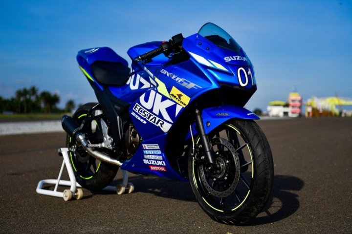 Suzuki Gixxer SF250 MotoGP Edition superbike