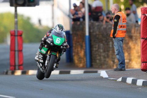 Dunlop & Harrison lead Lightweight & Supersport TT Qualifying