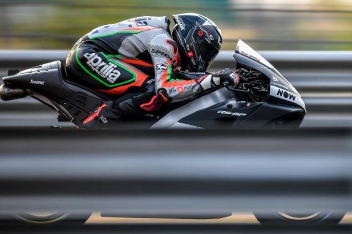 Aprilia will present a carbon fibre swingarm in next races