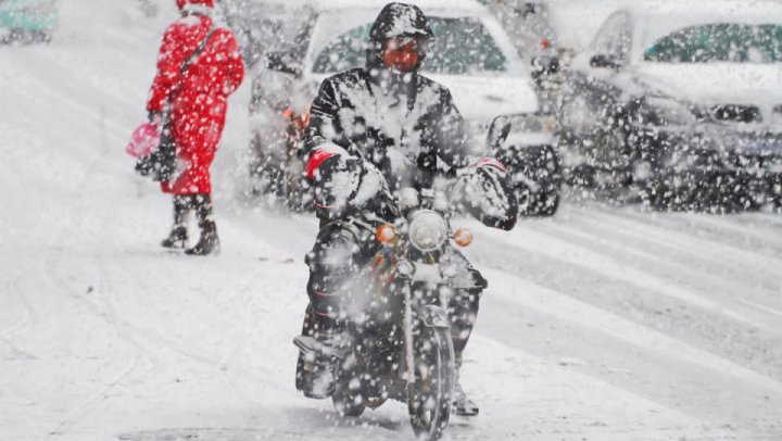 Illegal motorcycle riding in Quebec in winter