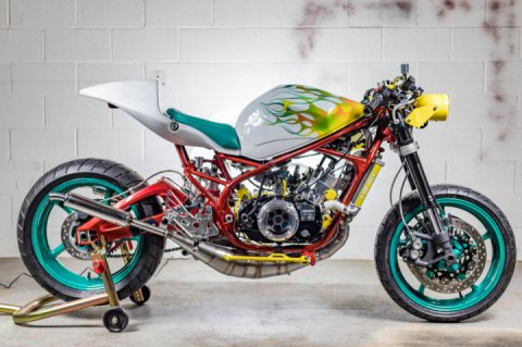 Modern two-stroke bike based on Yamaha RZ350 “Lab Rat” by Swinndustries