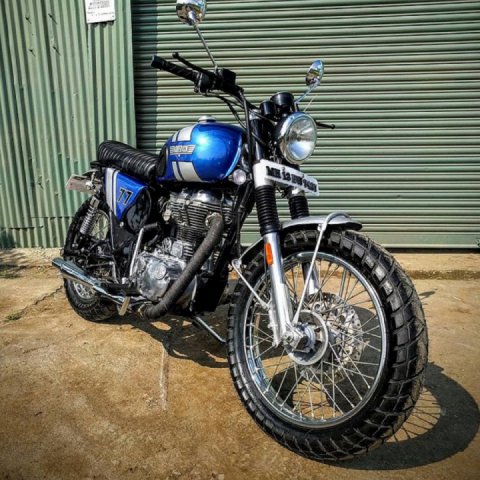 Royal Enfield Scrambler in style of Triumph Bonneville