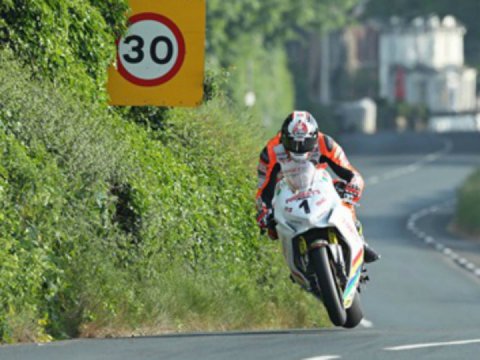 MICHAEL DUNLOP WON HIS 16TH RACE