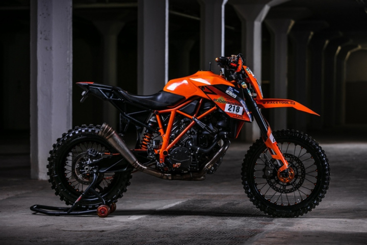 Jiri Heinik: custom KTM Super Duke R